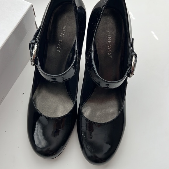 Nine West MJ Heels - Picture 2 of 10